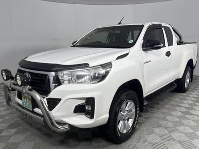 2017 Toyota Hilux 2.4 GD-6 Raised Body SRX Extended Cab