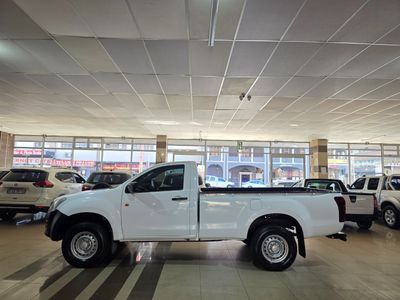 2023 Isuzu D-Max 250C Fleetside Single-Cab