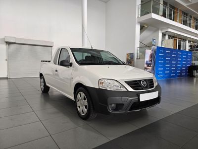 2023 Nissan NP200 1.6 A/C Safety Pack
