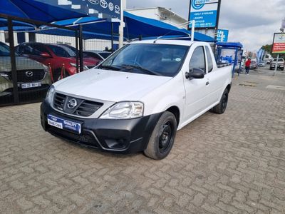 2023 Nissan NP200 1.6 A/C Safety Pack