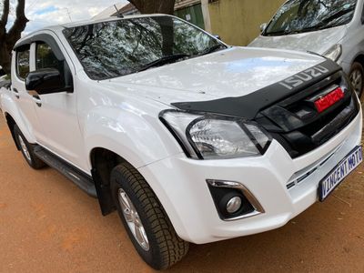 2014 Isuzu KB 250 D-Teq LE 4x4 Double-Cab
