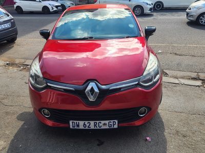 2015 Renault Clio IV 900T Dynamique 5-dr (66kW)