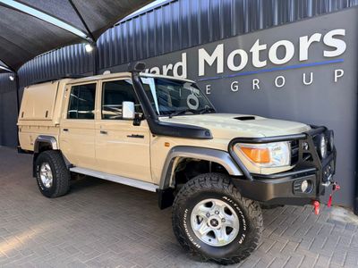 2015 Toyota Land Cruiser 79 4.5 D Double-Cab
