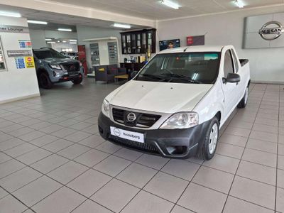 2022 Nissan NP200 1.6 A/C Safety Pack