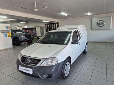 2022 Nissan NP200 1.6 A/C Safety Pack