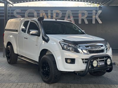 2014 Isuzu KB 300 D-Teq LX 4x4 Extended Cab