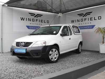 2022 Nissan NP200 1.6 A/C Safety Pack