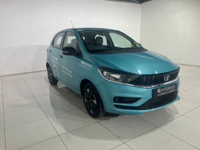 2026 TATA Tiago 1.2 XT Auto