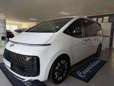 2022 Hyundai Staria 2.2d Luxury Auto