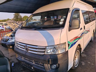2022 Foton View 2.4 16 seater