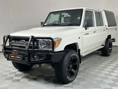 2013 Toyota Land Cruiser 79 4.0 Double-Cab