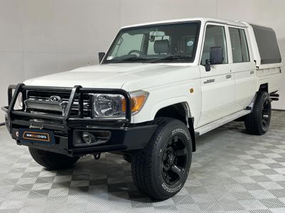 2013 Toyota Land Cruiser 79 4.0 Double-Cab