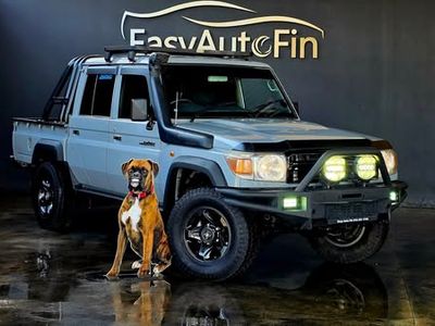 2015 Toyota Land Cruiser 79 4.0 Double-Cab