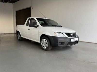 2022 Nissan NP200 1.6 A/C Safety Pack