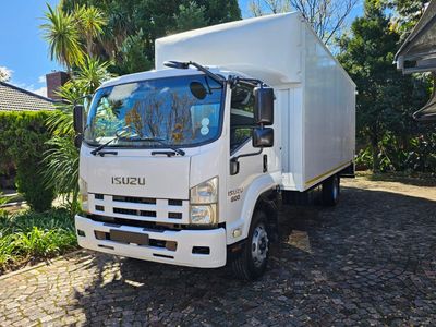 2013 Isuzu FSR Box Body