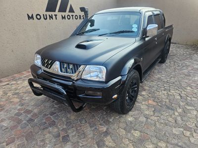 2000 Mitsubishi Colt Lexus V8