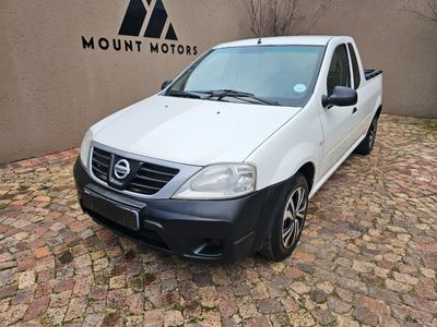 2017 Nissan NP200 1.6 A/C Safety Pack