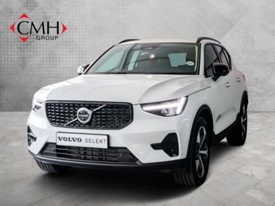 2025 Volvo XC40 B4 Plus Dark Geartronic Mild-Hybrid