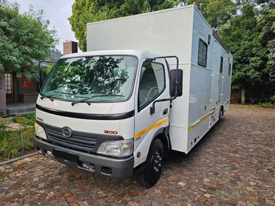 2009 Hino 300 915 Lwb F/c C/c