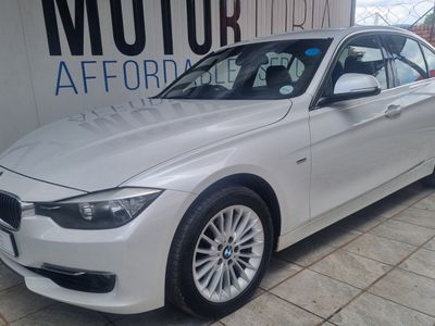 2013 BMW 3 Series 320i Luxury