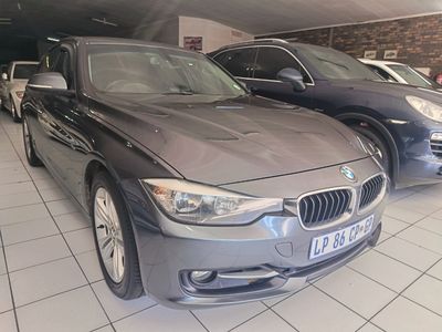 2012 BMW 3 Series 320i