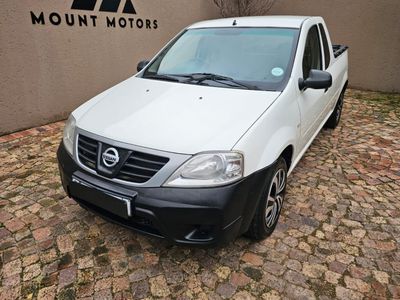 2017 Nissan NP200 1.6 A/C Safety Pack