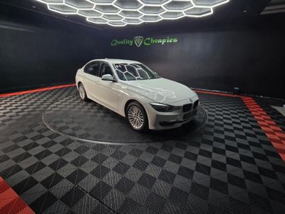 2014 BMW 3 Series 320i Luxury