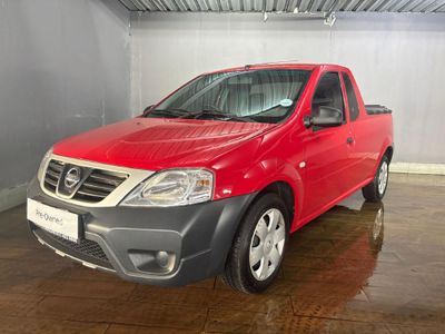 2023 Nissan NP200 1.6 A/C Safety Pack