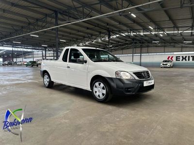 2022 Nissan NP200 1.6 A/C Safety Pack