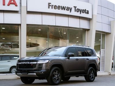 2026 Toyota Land Cruiser 300 V6 3.3D GR-S