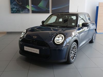 2025 MINI Hatch Cooper Auto