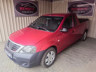 2023 Nissan NP200 1.6 A/C Safety Pack