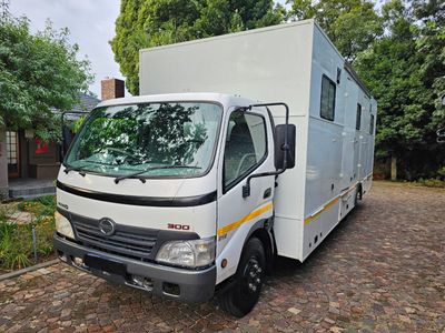 2009 Hino 300 915 Lwb F/c C/c