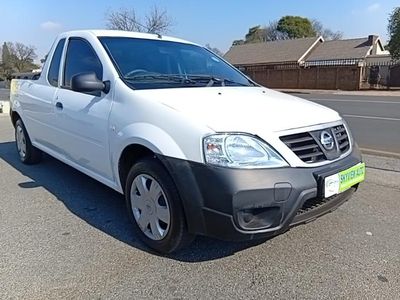 2025 Nissan NP200 1.6 A/C Safety Pack