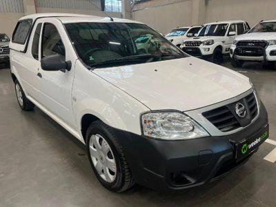 2022 Nissan NP200 1.6 A/C Safety Pack