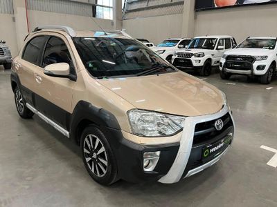 2015 Toyota Etios Cross 1.5 XS 5-dr