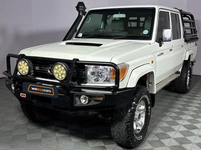 2015 Toyota Land Cruiser 79 4.5 D Double-Cab