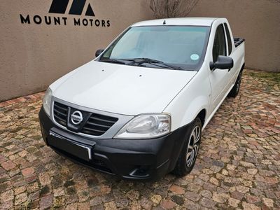 2017 Nissan NP200 1.6 A/C Safety Pack