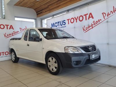 2020 Nissan NP200 1.6 A/C Safety Pack