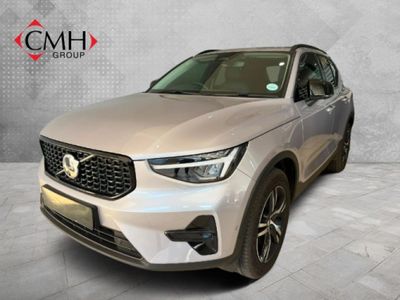 2025 Volvo XC40 B4 Plus Dark Geartronic Mild-Hybrid