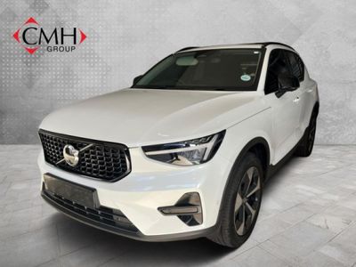 2025 Volvo XC40 B4 Plus Dark Geartronic Mild-Hybrid