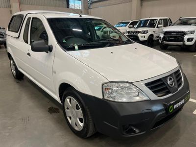 2022 Nissan NP200 1.6 A/C Safety Pack