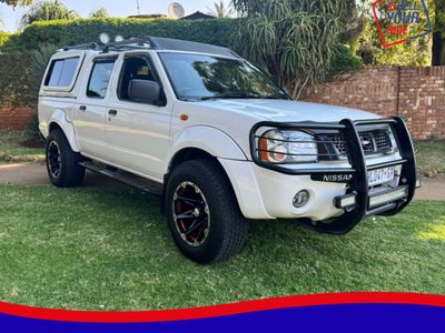 2004 Nissan Hardbody 2400i SE Double-Cab