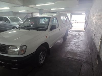 2005 Nissan Hardbody 2000i LWB Single-Cab