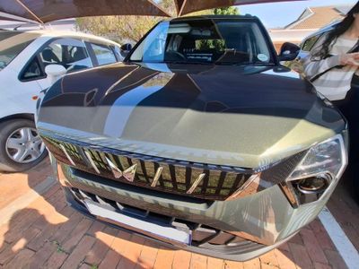 2025 Mahindra XUV 3XO 1.2T AX5 Auto