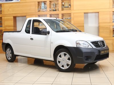 2013 Nissan NP200 1.6 A/C Safety Pack