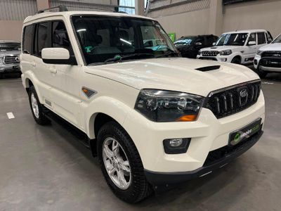 2017 Mahindra Scorpio 2.2 mHawk 4x4 8-seat | S10