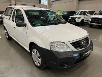 2022 Nissan NP200 1.6 A/C Safety Pack