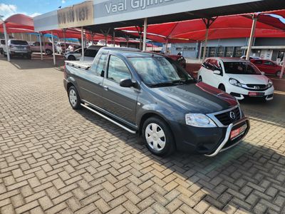 2014 Nissan NP200 1.6 A/C Safety Pack