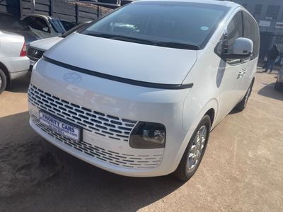 2024 Hyundai Staria 2.2d Luxury Auto